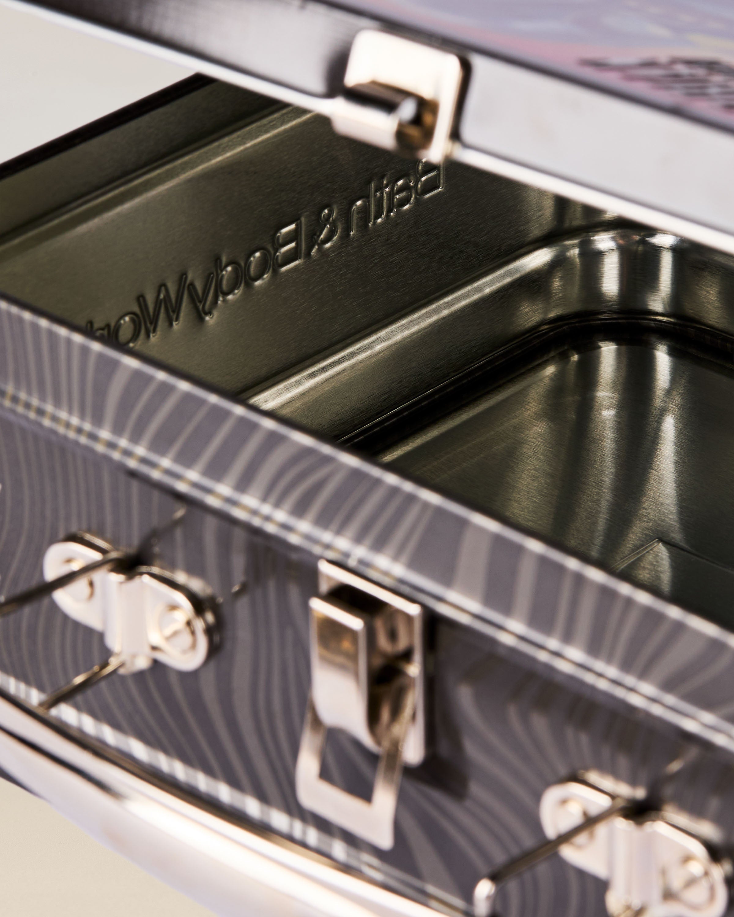 The Mandalorian Collectible Tin