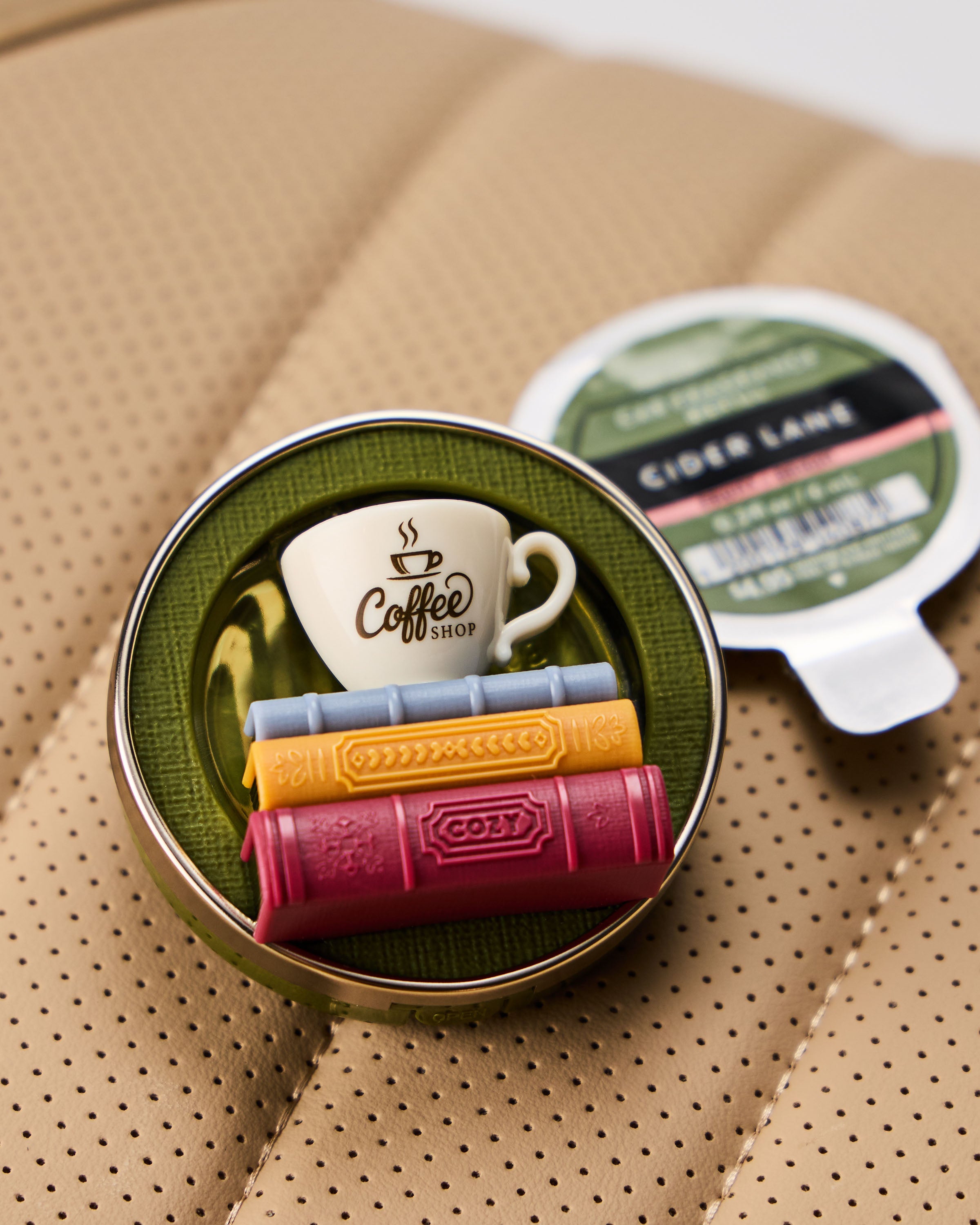 Mug & Books Car Fragrance Holder
