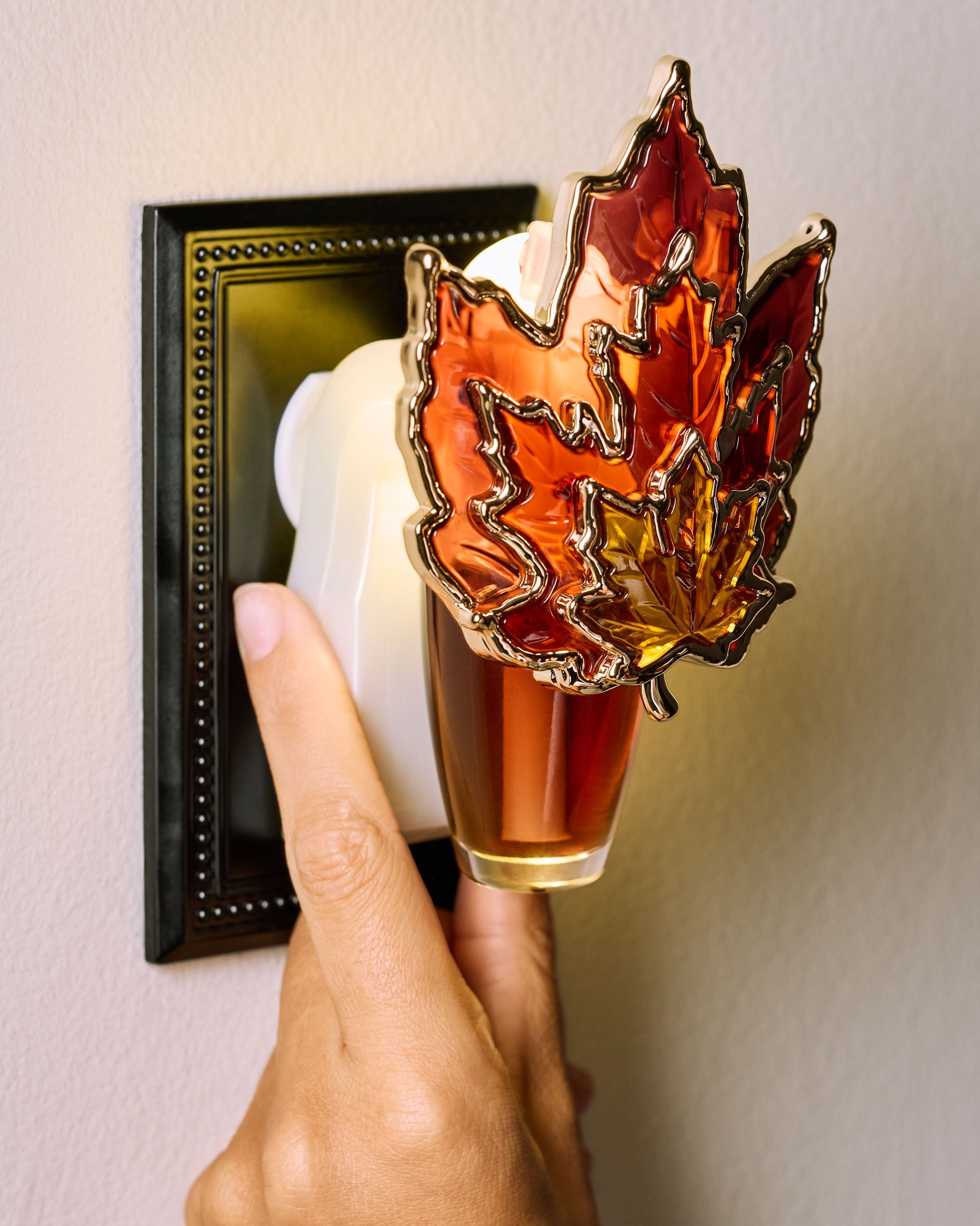 Layered Leaves Wallflowers Fragrance Plug